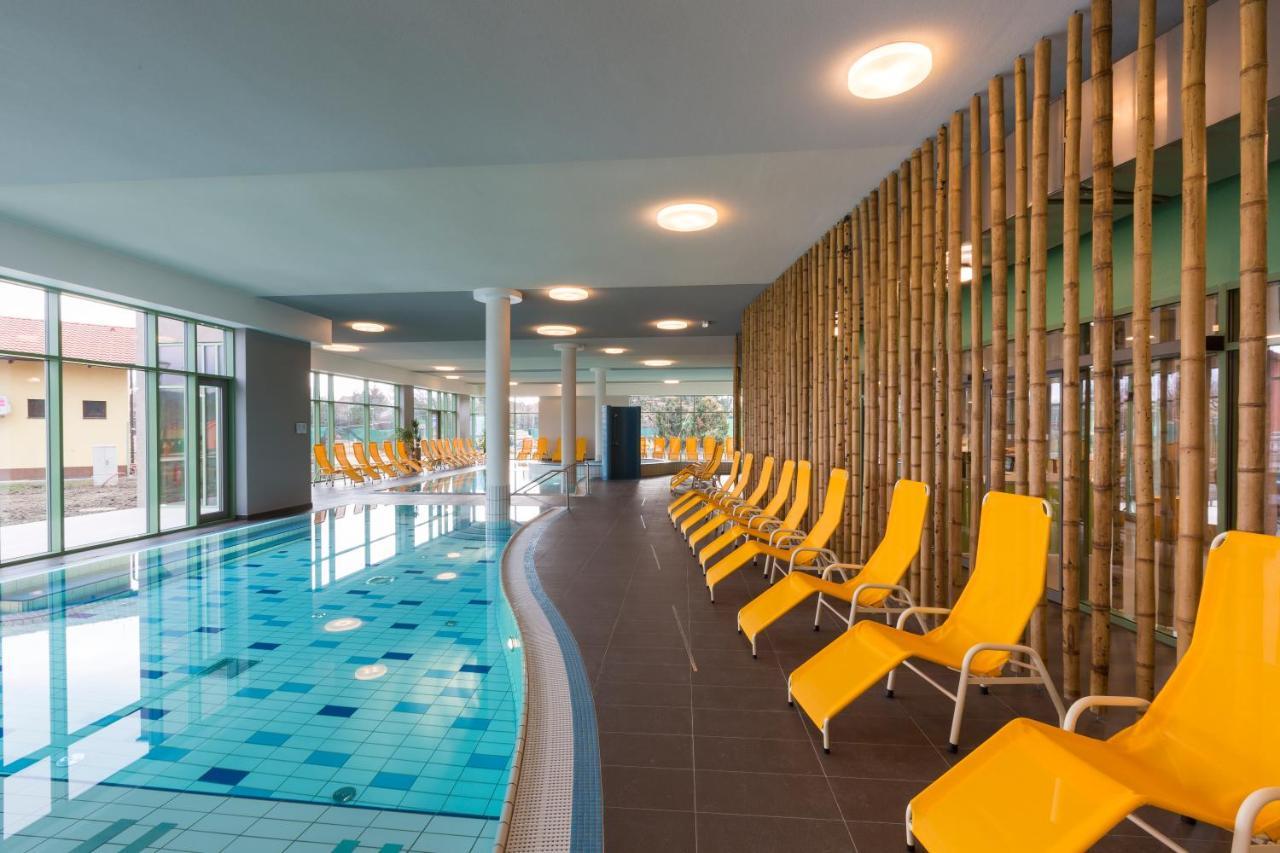 Wellness Hotel Thermal Štúrovo エクステリア 写真