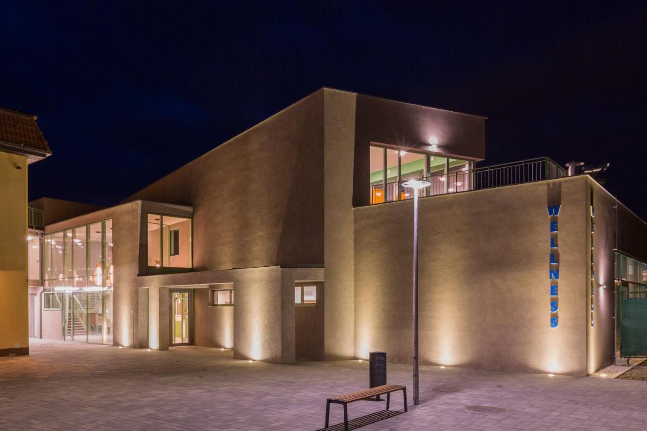 Wellness Hotel Thermal Štúrovo エクステリア 写真