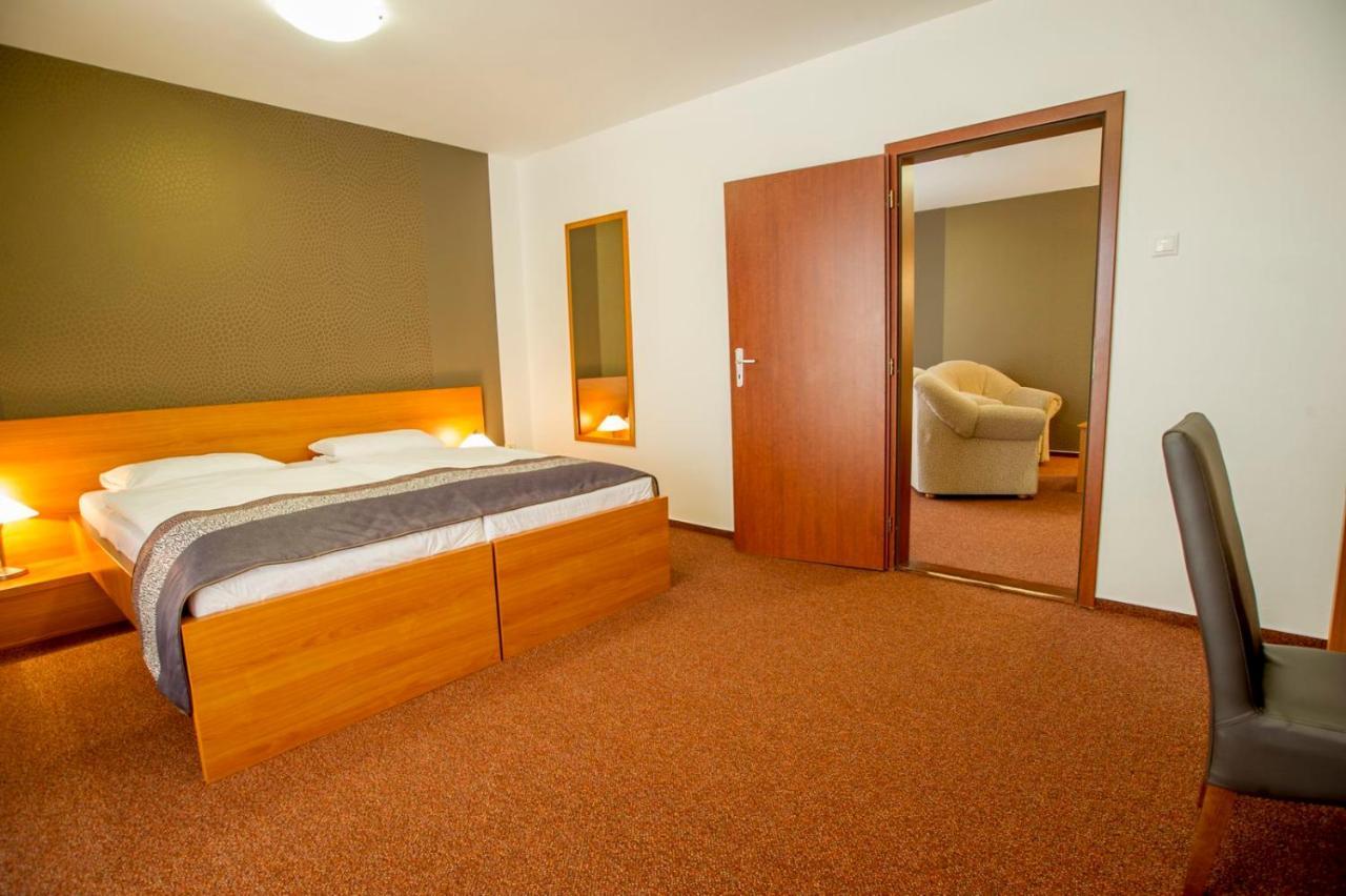 Wellness Hotel Thermal Štúrovo エクステリア 写真