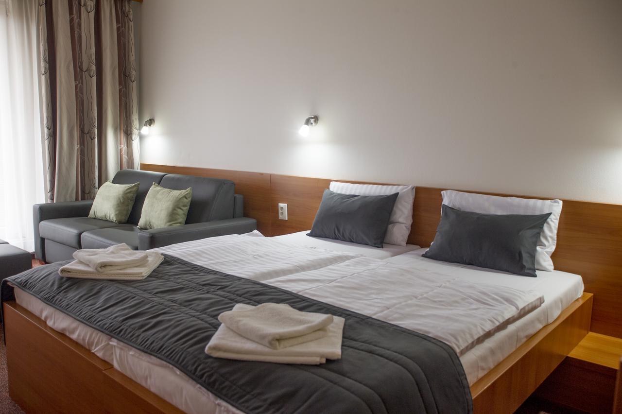 Wellness Hotel Thermal Štúrovo エクステリア 写真
