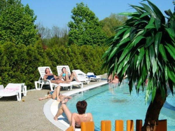 Wellness Hotel Thermal Štúrovo エクステリア 写真