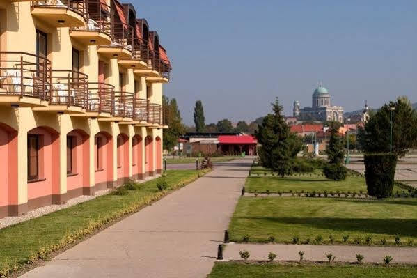 Wellness Hotel Thermal Štúrovo エクステリア 写真